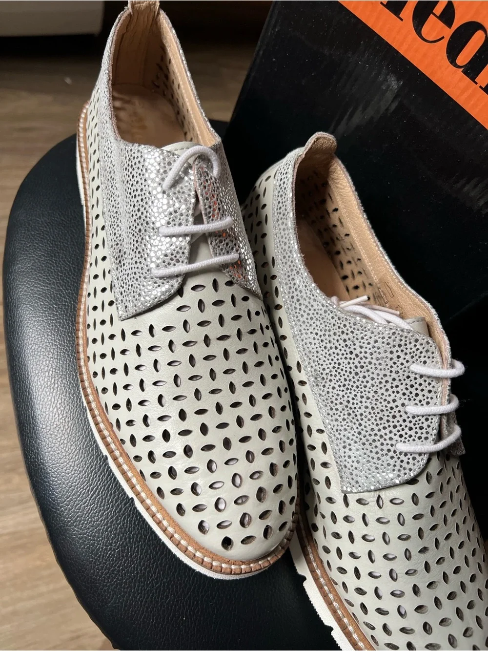 Medici Women's White Leather Perforated Derby W silver accent size 41(US10-10.5)